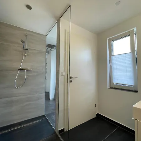Gleis 12 , Kontaktloser 24-7-check In, Barrierefrei ,smart Tv, W-lan, Parkplatz Kostenlos Bückeburg