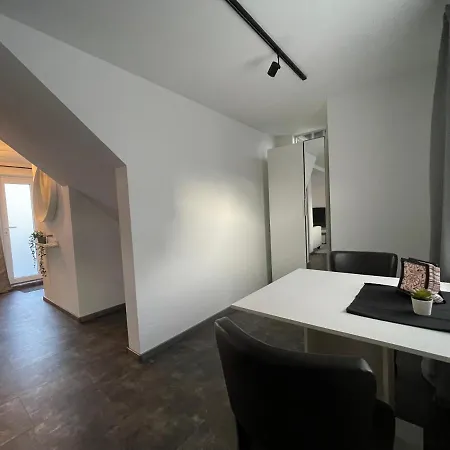 Gleis 12 , Kontaktloser 24-7-check In, Barrierefrei ,smart Tv, W-lan, Parkplatz Kostenlos Appartement Bückeburg
